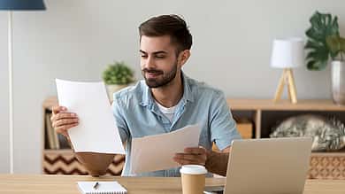 Customer checking his Agreement with grenke